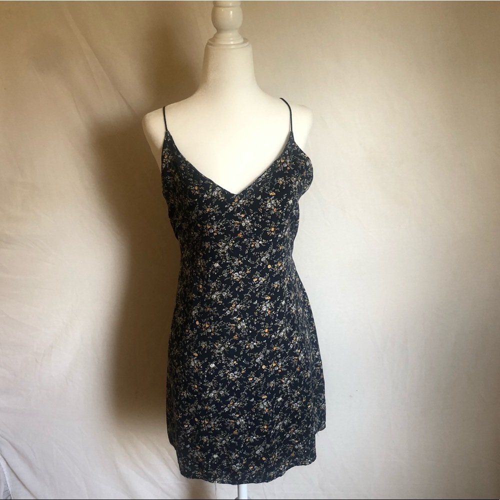 💛💜3 for $20!💜💛 Silky Floral Slip Dress